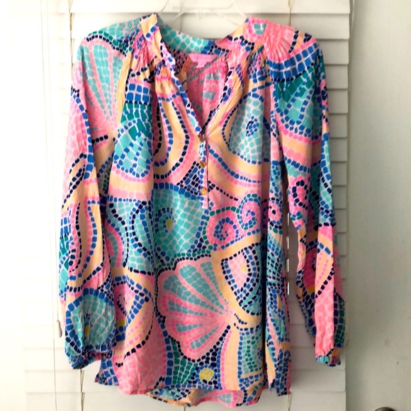 Lilly Pulitzer Tops - Lilly Pulitzer Elsa Blouse Top Tile Wave Silk Mosaic SZ M Pink Prach Aqua
